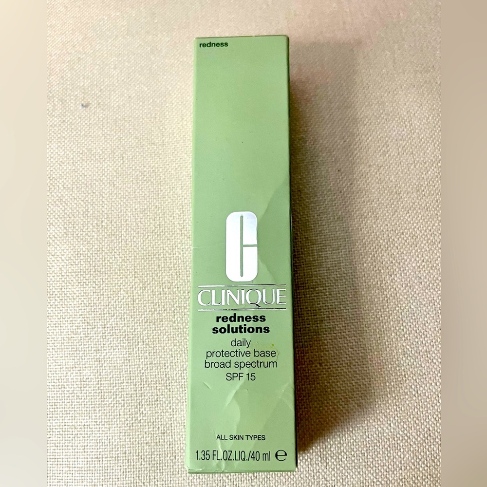 NEW Clinique Redness Solutions Daily Protective Base SPF 15 1.35 oz/40 ml - NIB